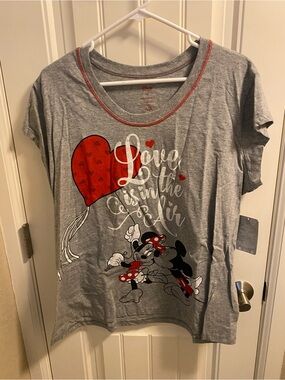 NWT Disney Store Top XL Mickey Minnie Love Gray Red Heart Shirt 100 Cotton